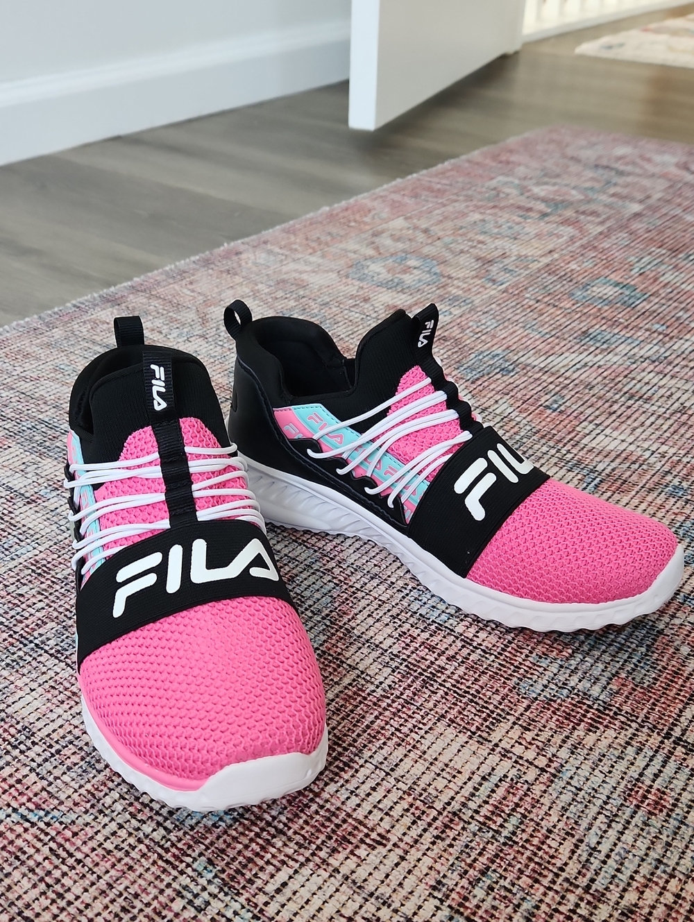 New In Box Fila Fantastiq 2 Size 7 Slip On Sneakers